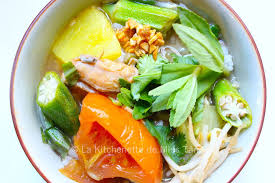 Canh Chua Ca Soupe Aigre Douce Tamarin By La Kitchenette De Miss Tam Cuisine Asiatique Plat Chinois Soupe Aigre