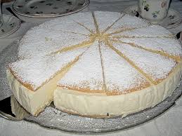 La Kase Sahne Torte E Una Torta Di Ricotta Tirolese Di Origini Tedesche Ma Molto Diffusa Nel Trentino Si Tratta Di Una Torta Ricette Torta Di Ricotta Torte