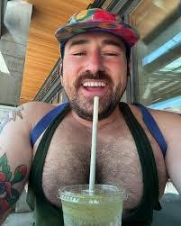 Caleb Edison's Instagram, Twitter & Facebook