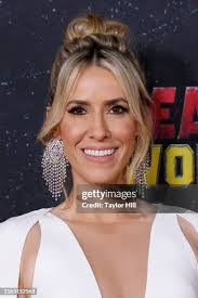 Wendy Jacobson's Instagram, Twitter & Facebook