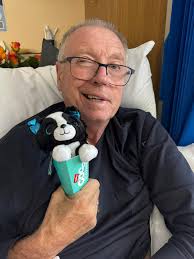 Howden Social Club has a special guest Quizperson tonight as Keith is  recovering from knee surgery, and relief quiz master Kurt is also in  hospital, recovering from surgery. We all wish them