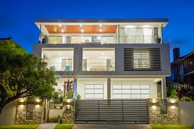 Dalam memilih model pagar tangga tentu anda ingin menggunakan pagar tangga yang memiliki desain cantik dan sesuai dengan tema rumah minimalis yang anda angkat. 15 Inspirasi Model Pagar Minimalis Untuk Rumah Anda