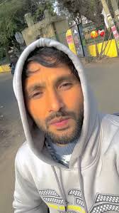 Assi ohdi ek chiz bhi shupaayi janke 🥰❤️‍🩹 #viral #trending #instalike  #world #respect #struggle #reelitfeelit #inspiration #highlight