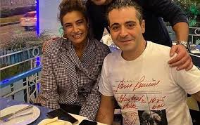 Son günlerde şef eşi hazer amani ile evliliklerinde sorun yaşadıkları ve ayrılacakları iddia edilen şarkıcının keyfi yerindeydi. Sarkici Sila Gencoglu Sevgilisi Hazer Amani Ile Opusurken Kameralara Yakalandi Dailymotion Video