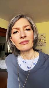 @narrator.sarab Go chrck out her dauter