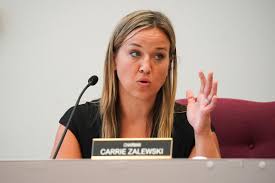 Wersja na żywo singla przyjdź w taką noc zapowiada nowy projekt zalewski śpiewa niemenawersja płytowa utworu dostępna na mp3 i w streamingach: An Only In Illinois Story Comed Bribery Scheme Hearing Is Run By Daughter In Law Of Alleged Key Player In The Case Chicago Tribune