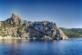 From carmel, as you drive south, look for the spur to parking (diagonal slots for about a dozen cars) for the castle rock viewpoint. Viewpoints Of Mallorca 10 Best Locations From Local Experts