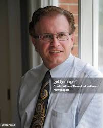 326 Kenneth Hunter Photos & High Res Pictures