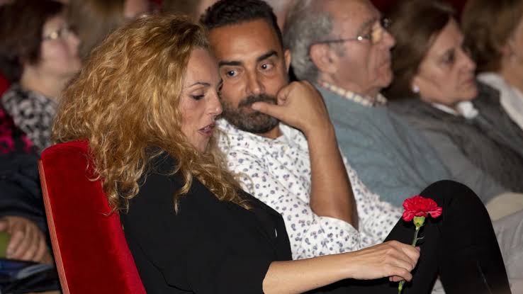 Fidel Albiac, el bastón fiel de Rocío Carrasco durante 21 años que combate los ataques con silencio