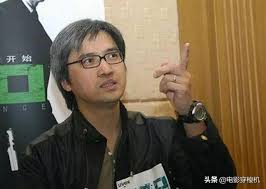 陳木勝（英語： benny chan muk sing ，1961年10月24日 －2020年8月23日） ，是香港男性電影監製、電影導演、電視台 編劇，尤擅動作電影，曾以《衝鋒隊怒火街頭》（1996年）、《雙雄》（2003年）、《新警察故事》（2004年）、《三岔口》（2005年）、《保持通話》（2008年）及《掃毒》（2013年）等作品，五度. é™³æœ¨å‹ æ€'ç« å°‡æ˜  æˆ'å»æ‡·å¿µ23å¹´å‰çš„é€™éƒ¨ è¡é‹'éšŠä¹‹æ€'ç«è¡—é ­ æ¯æ—¥é ­æ¢