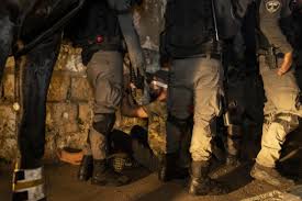 ניר חסון עשרות מתושביה הפלסטינים של השכונה נמצאים בסכנת פינוי מבתיהם בשל פעילות של ארגוני ימין, הטוענים כי קרקע שעליה נבנתה השכונה היתה בבעלות יהודית לפני 1948. ×©×™×™×— ×' ×¨××— × ×•×¨ × ×™×•×–