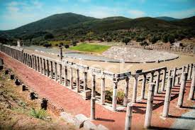 Auch historische spielstätten können ausgewählt werden. Stadion In Der Stadt Von Alten Messina Peloponnes Griechenland Stockfotos Freeimages Com