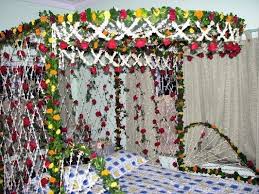 Awesome 60 Unforgettable First Night Bedroom Decoration Http Decorhead Com 2018 09 Flower Room Decor Wedding Room Decorations Wedding Night Room Decorations But for those who have an artistic streak, all the elements around a wedding spell out creativity and art.