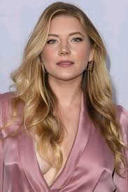 Rate me from 1–10… but you have to justify your score in the comments 😉💕”