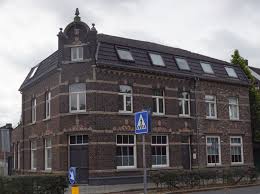Yelp is a fun and easy way to find, recommend and talk about what's great and not so great in maastricht and beyond. Bestand Maastricht Meerssenerweg 35 35abc Gm 889 20200802 Jpg Wikipedia