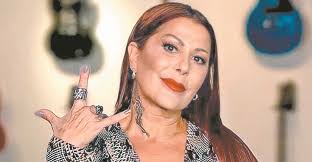 Alejandra guzmán ha sido por décadas una referencia en la música y la moda mexicana. Ugji57 P1wnbcm