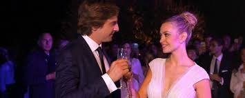 Matrimonio in una chiesetta immersa nel verde tra l'attrice martina stella e il procuratore sportivo a curare nei dettagli tutto il matrimonio di martina stella e andrea manfredonia è stato il wedding. Diario Di Enzo Miccio La Puntata Speciale Sul Matrimonio Di Martina Stella Tvzap