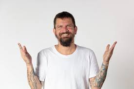 Saulo anuncia show gratuito em Salvador neste domingo (25)