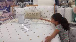 Insomma, � importante che le nostre figlie si sentano a loro agio e abbiano a. Shopping In America Scopriamo Come E Fatto Il Letto Americano Con Me The Middle One Youtube