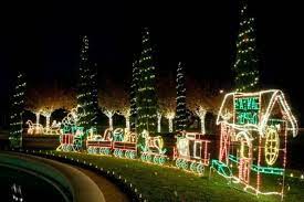 Holiday Lights At Oakland S Mountain View Cemetery Mountain View Cemetery Holiday Lights Mountain View Cemetery Lights