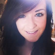 Amanda Dunne's Instagram, Twitter & Facebook