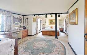 5 bed detached house for sale. Inside Stacey Solomon S New Home Loose Women Star Moves Into Plush Essex Pad Aktuelle Boulevard Nachrichten Und Fotogalerien Zu Stars Sternchen