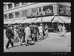 According To The Library Of Congress Information About This Street Scene In Oakland One Person Out Of Every Eighteen On T East Bay Area East Bay Street Scenes