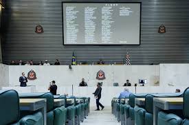 Alesp teve 55 dos 94 deputados reeleitos; renovação será de 41,5%