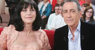 D'autant que lucien, son petit dernier, n'a que 10 ans. Le Jour Ou Alain Chamfort A Quitte Sa Femme Enceinte Pour Lio People 7sur7 Be