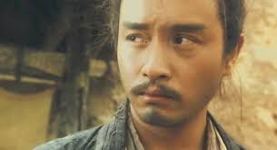 经过修复和重新剪辑的终极版《东邪西毒》。 片子取材于金庸的武侠神作《射雕英雄传》，但故事的主线变成了原著中不受人待见的欧阳锋（张国荣 饰）。 欧阳锋因为昔日恋人（张曼玉 饰）赌气嫁给兄长而离开家乡白驼山，来到大漠中开了一家专门. æ±é‚ªè¥¿æ¯' é‡Œæ¢æœå‰çš„é€™å€‹çœ¼ç¥ž çœŸçš„å¤ªæ†‚å‚·äº† æ¯æ—¥é ­æ¢