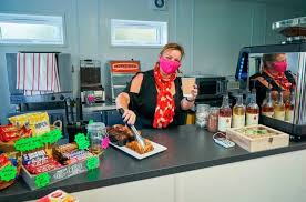 Vicky, Sir Chris and David pay Kate a visit