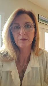 Lisa Senecal's Instagram, Twitter & Facebook