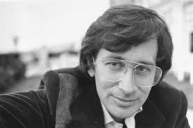 Born december 18, 1946) is an american film director, producer, and screenwriter. Steven Spielberg Tells 60 Minutes Anti Semites Targeted My Family Growing Up In Phoenix New York Daily News