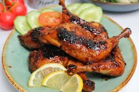 Panaskan teflon beri sedikit mentega lalu bakar ayamnya sampai berwarna coklat, bumbu yang sudah matang bisa di tambahkan di ayam bakar lalu siram kecap manis diatasnya. Resep Ayam Bakar Teflon Yang Gampang Rasanya Tetap Nikmat