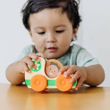 Melissa & Doug GO Tots Wooden Star Car (1 Car, 1 Disc)