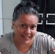 Mulher compra produto de vendedor ambulante apenas para apoiá-lo e levanta  reflexão: 'É importante ajudar'