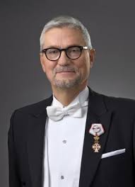 Erik Ostergaard's Instagram, Twitter & Facebook