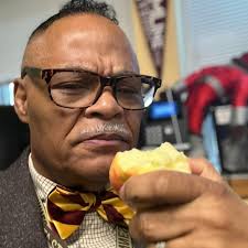 Kicking off the 2025-26 Finding Forward season, Duchesne Drew of Minnesota  Public Radio and Steve Grove of the Minnesota Star Tribune joined President  Rob Vischer to explore the role of media in