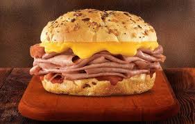 25.1% 40.4% 34.4% protein total carbohydrate total fat 360 cal * the % daily value (dv) tells you how much a nutrient in a serving of food contributes to a daily diet. What 500 Calories Really Looks Like In Different Foods Arbys Beef And Cheddar Food Beef And Cheddar