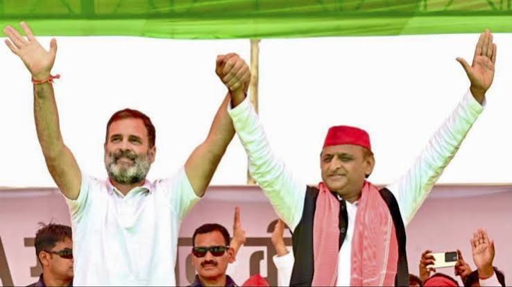 कन्नौज जाकर राहुल गांधी ने अखिलेश यादव से रायबरेली में प्रचार का रिटर्न गिफ्ट ले लिया है! - rahul gandhi shares stage with akhilesh yadav in kannauj to ensure raebareli joint rally against modi bjp opnm1 - AajTak