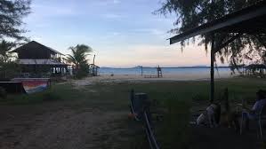 Riverside beach chalet cherating booking deals photos reviews. Chalet Kayu Ala Kampung Depan Pantai Cherating Untuk Percutian Tenang Bersama Keluarga Port Cuti