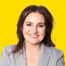 Jacqui Johnston's Instagram, Twitter & Facebook