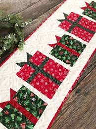 Christmas Present Table Runner Pattern Christmas Patchwork Christmas Table Runner Pattern Christmas Quilt Patterns