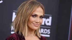 Στη φωτογράφησή της για το περιοδικό instyle με μόνο μια κάπα φαίνεται καθαρά πόσο ο χρόνος την ευνοεί και πως δεν έχει να. H Tzenifer Lopez Xoreyei Mazi Me Th 8eth Ths Korh To Binteo Sto Instagram Bovary