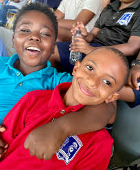 Someone has a shell collection to show the friends 🐚🥰