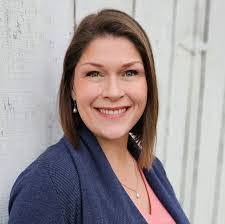 Holly Ballinger's Instagram, Twitter & Facebook