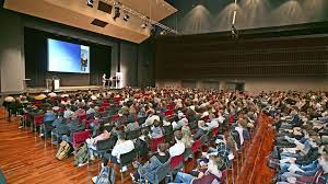 Links geht es um die studentischen geldquellen und rechts um studentische. Fur 1308 Erstsemester Beginnt Jetzt Das Studentenleben Esslingen Bei Studierenden Beliebt Esslingen Esslinger Zeitung