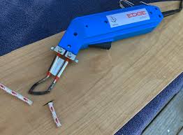 It should be turned off between uses to preserve the cutting blade strength. Edge Hot Knife Small Boats Magazine
