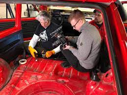 Edd china was that man, the man with the magic hands (characteristically protected by orange latex gloves), and the seemingly inexhaustible knowledge of every sprocket, grommet, and bolt of. Edd China S Garage Revival Startseite Facebook