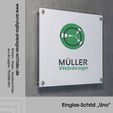 acrylglas schild mit ruckseitigem druck stilvoll und hochwertig aber sehr gunstig polierte kanten edle abstandshalter kom aussenschilder acrylglas schilder